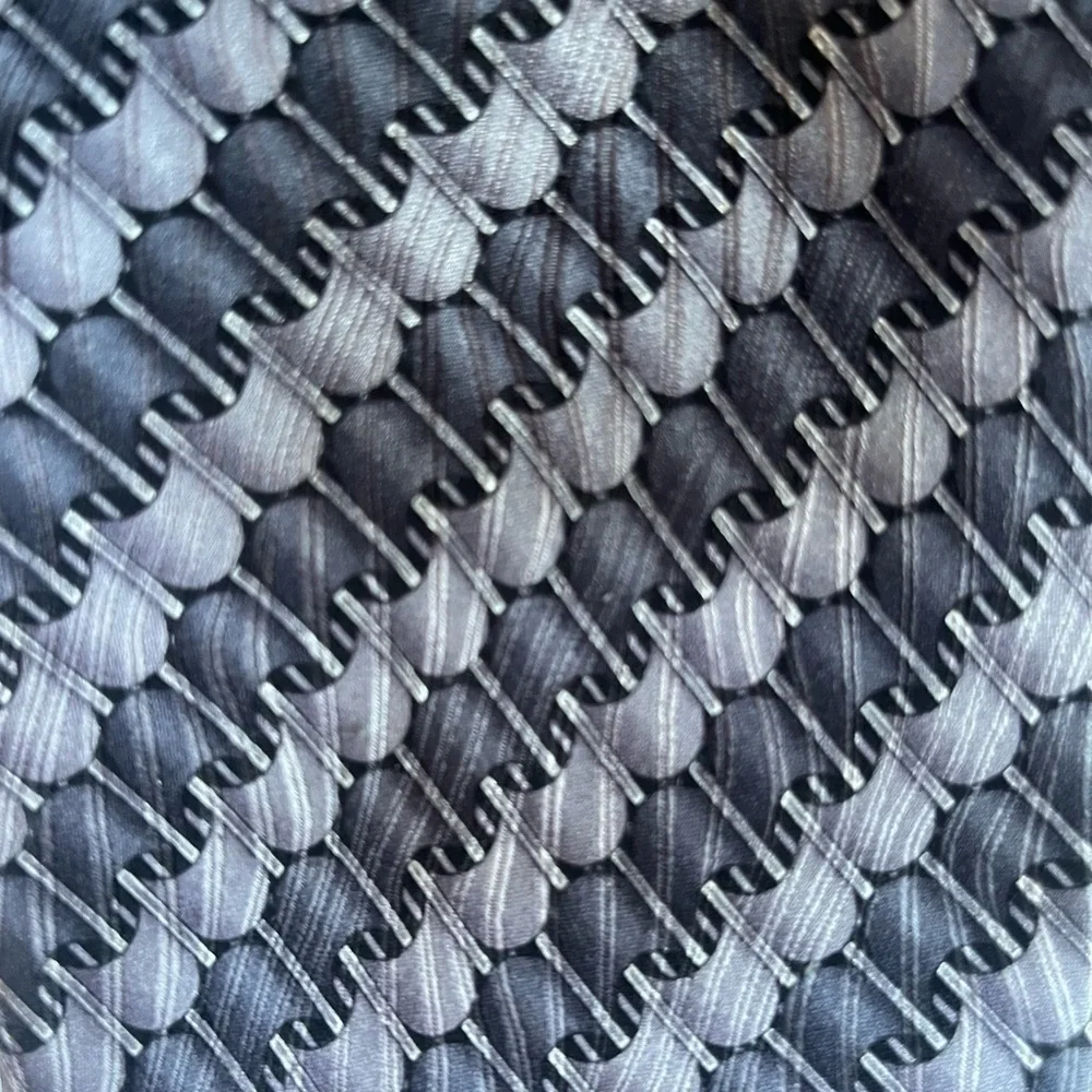 🔥⚫️CARLOS DEVENEZIA 100% silk tie Barcelona, Spain. Gorgeous & classic-no flaws